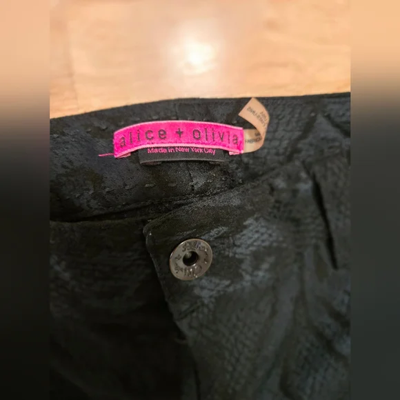 Alice + Olivia Andrew Snake Design Slim Pants Size 2 - Picture 4 of 10